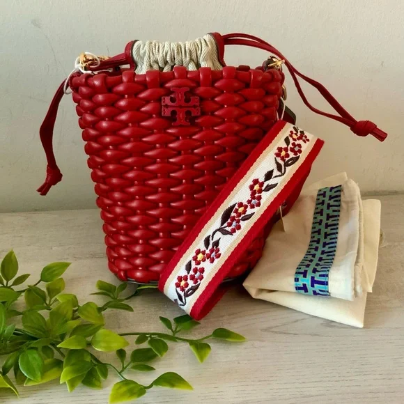 バッグ Tory Burch Emerson Woven Mini Bucket Bag NWT TORY BURCH EMERSON WOVEN LEATHER MINI BUCKET BAG W